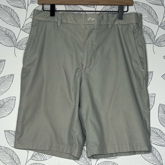 Walter Hagen Golf Shorts 34 Green Pattern Flex Waist Athletic Short - Picture 1 of 13